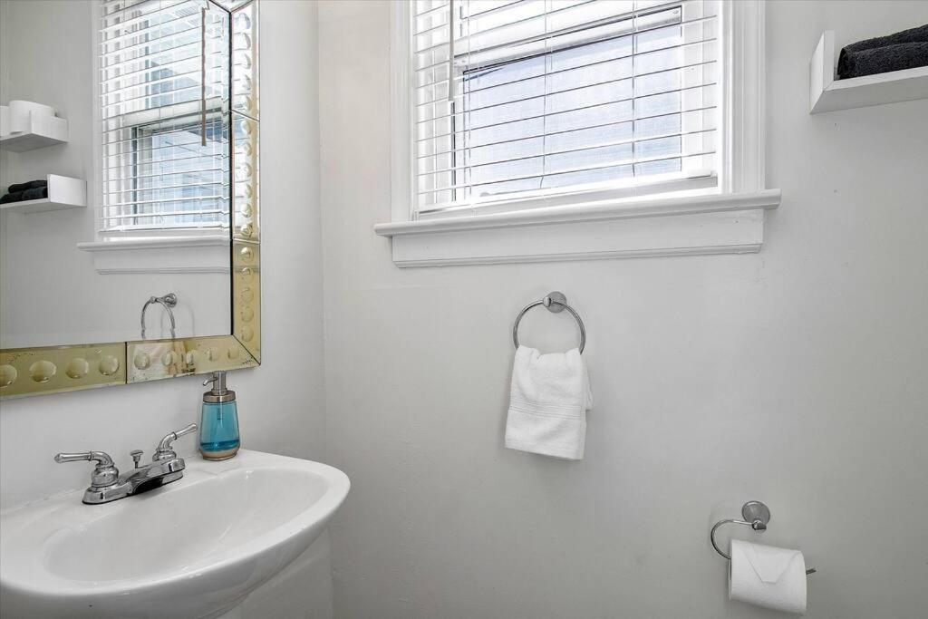Private House Mins To Maymont Park, Trails & Vcu! Richmond Exterior photo